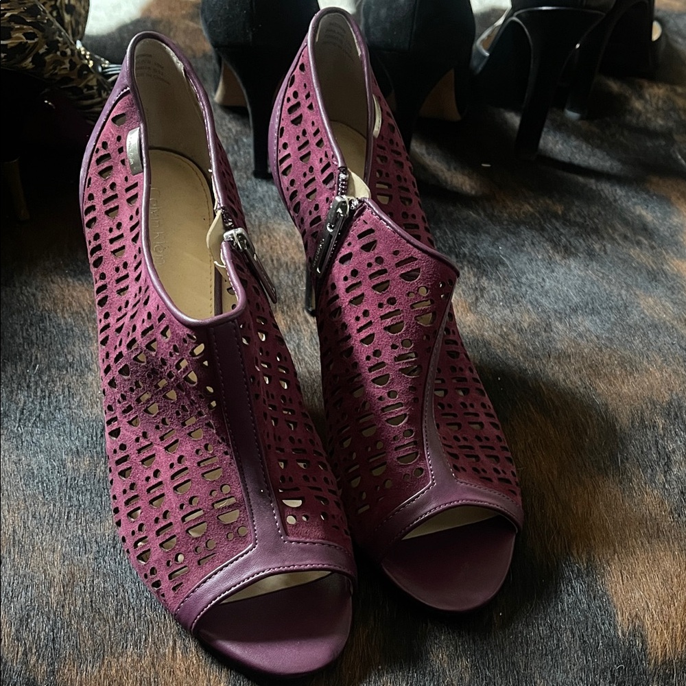 Calvin Klein Women's Cutout Peep-Toe heels - Plum